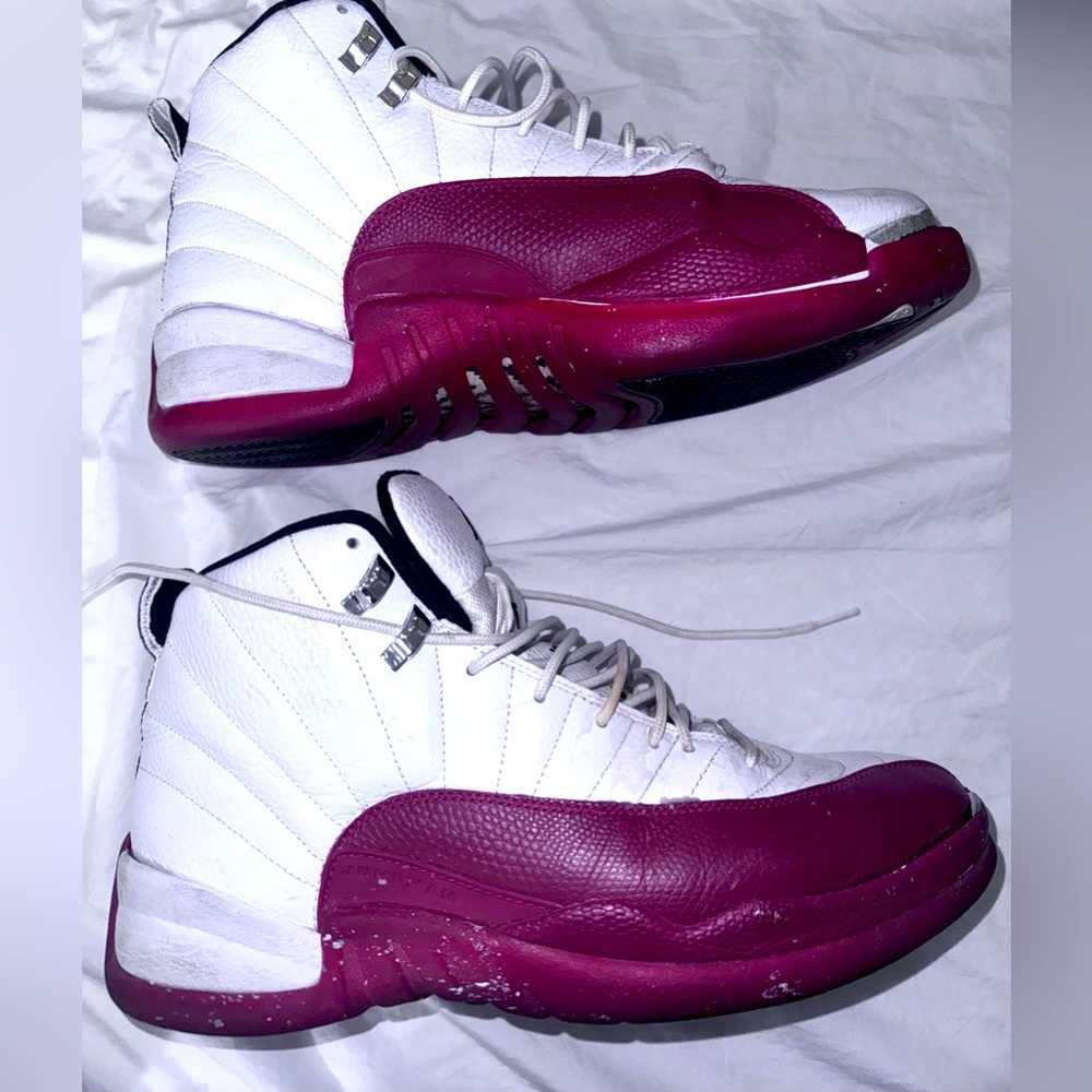 Jordan size 11.5 retro 12 2009 sole needs glue is separating